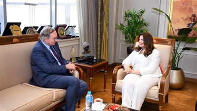 وزيرة الهجرة تستقبل سفير الاتحاد الأوروبي لدى مصر لبحث آخر مستجدات التعاون في ملف التدريب من أجل التوظيف