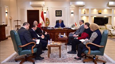 وزير العمل يلتقى سفير هولندا فى القاهرة 