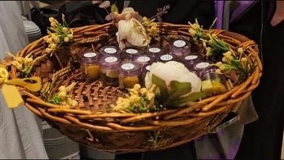 بالفيديو.. استقبال الحجاج المتعجلين في  الحرم المكي بالبخور ودهن العود