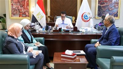 وزير الصحة يستعرض الاستراتيجية الوطنية للسكان والتنمية ويثمن جهود الجهات المشاركة في تنفيذها