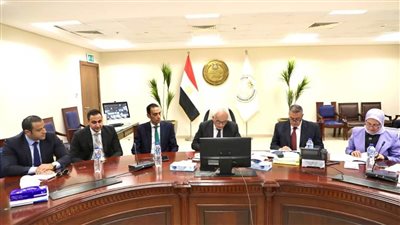 وزير التربية والتعليم يتابع امتحانات الثانوية العامة من خلال غرفة العمليات المركزية بالوزارة