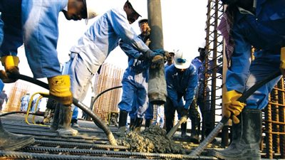 الإمارات تطبق قرار حظر العمل وقت الظهيرة بدءا من اليوم