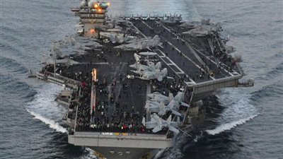 الحوثيون: نفذنا عمليتين عسكريتين استهدفتا سفينة وحاملة طائرات أمريكية