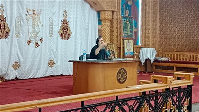 أسقف السويس يناقش خدام وخادمات الأنشطة كيفية النهوض بالخدمة