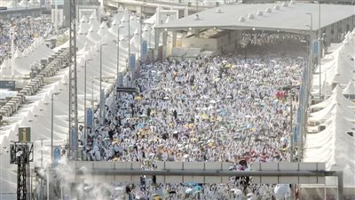 رئيس بعثة الحج الرسمية: تسيير الجسر الجوى لإعادة حجاج القرعة