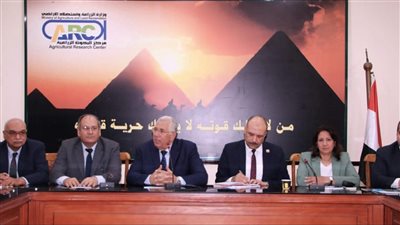 وزير الزراعة يتراس اجتماع لجنة التقاوى ويؤكد على توجيهات الرئيس بالتوسع في انتاج التقاوى المعتمدة عالية الجودة والإنتاجية 