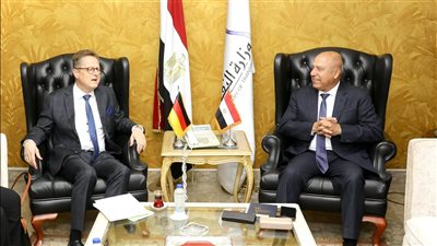 وزير النقل يبحث مع السفير الالماني بالقاهرة تعزيز التعاون المشترك في مجالات النقل المختلفة 