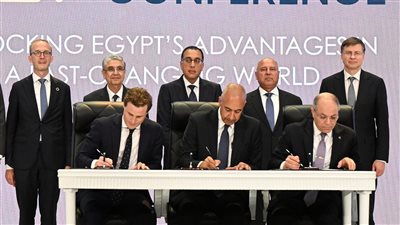 رئيس الوزراء يشهد توقيع الاتفاقية الخاصة بمشروع إنتاج الهيدروجين الأخضر