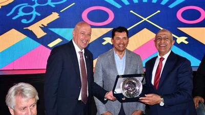 وزير الشباب والرياضة يشهد توزيع ميداليات بطولة العالم لناشئي الخماسي الحديث 