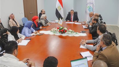 الحفناوي يترأس الإجتماع التوجيهي لمنشأت الرعاية الصحية بالسويس
