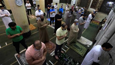 الأزهر للفتوى يوضح حكم من فاتته تكبيرة الإحرام مع الإمام فى صلاة الجماعة