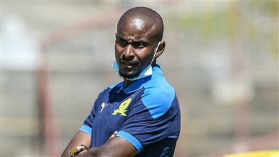 رسمياً.. صن داونز يعلن رحيل رولاني موكوينارولاني موكوينا عن تدريب الفريق