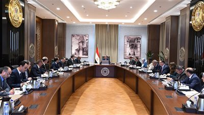 في أول اجتماع بعد تشكيل الحكومة الجديدة: رئيس الوزراء يتابع إجراءات حل مشكلة الكهرباء ووقف تخفيف الأحمال