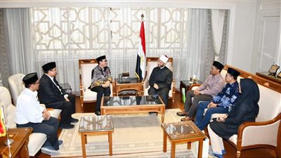 وزير الأوقاف يستقبل نائب الأمين العام لمجلس العلماء الإندونيسي