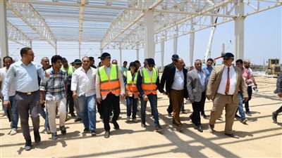 محافظ الفيوم يتفقد الأعمال الانشائية بمصنع 
