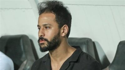 بحضور كهربا وجنش.. الآلاف يودعون أحمد رفعت إلي مثواه الأخير