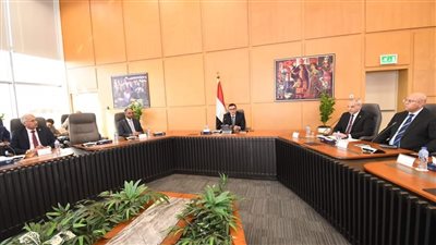 وزير الإسكان يتابع سير العمل والموقف التنفيذى لمشروعات الهيئة العامة لتعاونيات البناء والإسكان