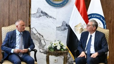 وزير البترول يبحث مع وفد «إينى الإيطالية»سبل زيادة الإنتاج