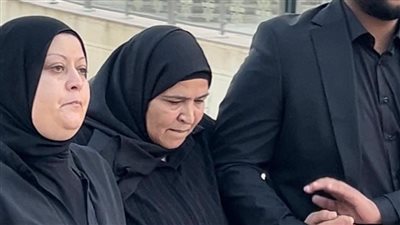 ابني راح في عز شبابه.. انهيار والدة أحمد رفعت بمسجد المشير طنطاوي | صور