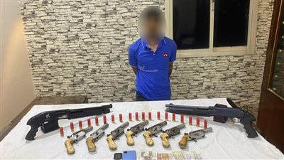 ضبط عاطل بتهمة الإتجار غير المشروع فى الأسلحة النارية والذخائر غير المرخصة