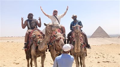 المغني الأمريكي الشهير جيسون ديرولو Jason Derulo يزور منطقة آثار الهرم