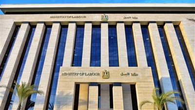 وزارة العمل تُحذر المواطنين بعدم التعامل مع الشركات والصفحات وأرقام الهواتف الوهمية