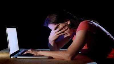 بإستخدام أحد الحسابات الشخصية.. كشف ملابسات تهديد فتاة وإبتزازها