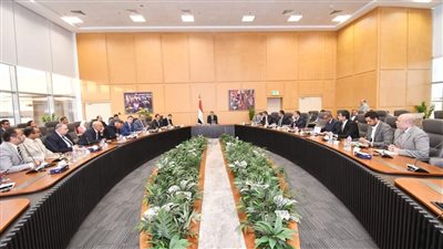 وزير الإسكان يستعرض الخطط التسويقية للوحدات السكنية بمشروعات المدن الجديدة