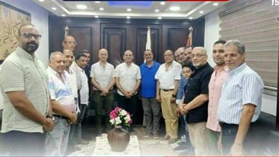 خشانة  يلتقي تجار الصاغة بالسويس لبحث مطالبهم