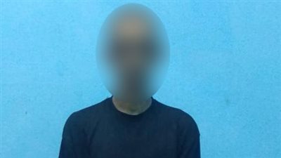 بإستخدام سلاح أبيض.. 