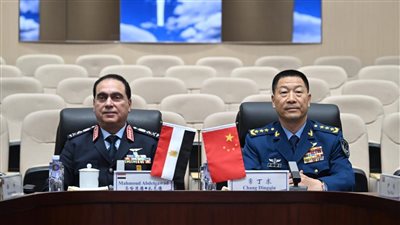 قائد القوات الجوية يلتقى نظيره الصينى