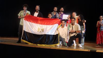 جامعة عين شمس الأولى على قارات العالم بالعرض المسرحي سالب صفر