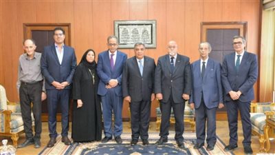 محافظ الدقهلية يستقبل النائب طارق عبد العزيز واعضاء الهيئة العليا لحزب الوفد 