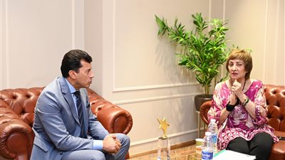 وزير الشباب والرياضة يبحث استعدادات استضافة الدورة الثامنة للملتقي الدولي لفنون ذوي القدرات الخاصة  