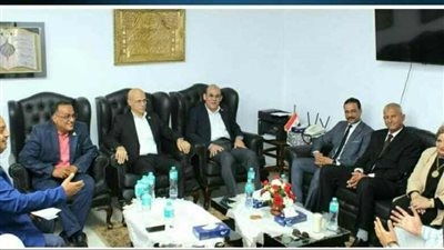 نواب السويس برئاسة خشانة في إستقبال وزير قطاع الأعمال خلال زيارته للنصر للأسمدة 