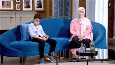 واحد من الناس يستضيف مؤلفة كتاب