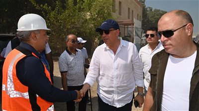 سويلم يتفقد عملية تحديث أنظمة تشغيل بوابات هويس ومفيض سد دمياط 