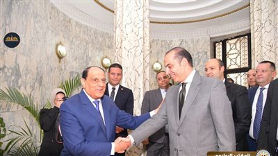 وزير الشئون النيابية والقانونية والتواصل السياسي يلتقي رئيس محكمة النقض ورئيس مجلس القضاء الأعلى