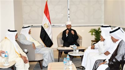 وزير الأوقاف يستقبل وفدًا من مشايخ شمال سيناء