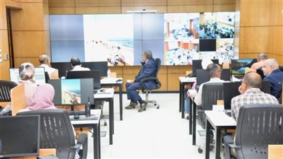 بالصور.. محافظ الدقهلية يتلقي اتصالاً من وزيرة التنمية للاطمئنان على حالة شاطئ جمصة