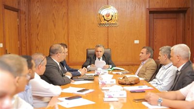   رئيس جامعة السويس يترأس إجتماع مجلس إدارة تطوير الأداء الجامعي