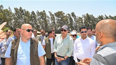 سويلم يتفقد نهاية ترعة الحمام ومناسيب مأخذ محطة مياه شرب جنوب العلمين