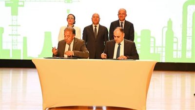 الوزير ووزيرة البيئة يشهد توقيع بروتوكولي تعاون بين مركز تحديث الصناعة وجهاز شؤون البيئة