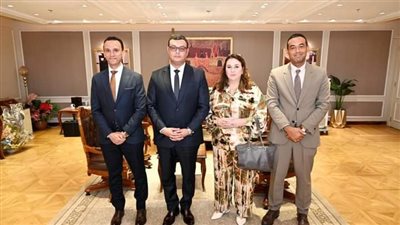 وزير الإسكان يبحث مع المدير الإقليمي لـ