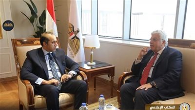 وزير الشئون النيابية والقانونية والتواصل السياسي يستقبل وزير التعليم العالي 