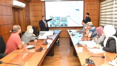 محافظ الدقهلية يعقد اجتماعاً لوضع تصور لرفع كفاءة كورنيش مدينة جمصه والمشايات المؤدية لشاطئ 