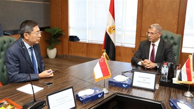 سفير سنغافورة يزور وكالة الفضاء المصرية لبحث التعاون في تكنولوجيا علوم الفضاء