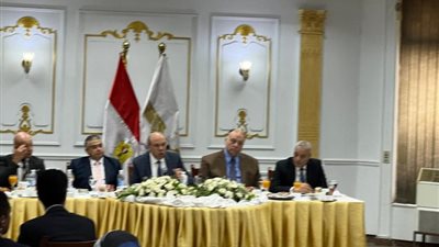 وزير الطيران: طرح إدارة وتشغيل المطارات المصرية للقطاع الخاص لا يعني بيع أصول الدولة