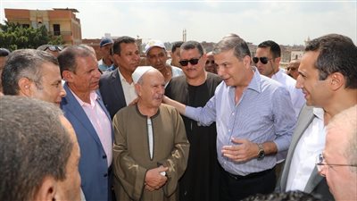 وزير الزراعة يواصل لقاء المزارعين وزيارة الجمعيات الزراعية في البحيرة لحل مشاكلهم على أرض الواقع 