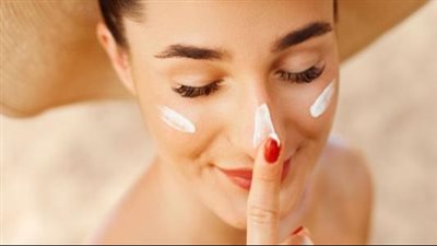 العناية بالبشرة في الصيف.. إحذري من 3 مكونات!!
